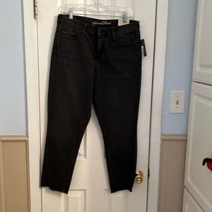 Black Universal Threads jeans size 6.